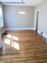 2305 Oak Park Ave N in Minneapolis, MN - Building Photo - Building Photo