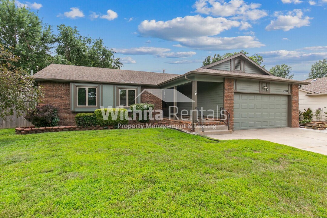 11703 Bekemeyer St in Wichita, KS - Building Photo