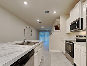 519 Big Tree Wy in Orange Park, FL - Building Photo - Building Photo