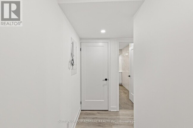 1305 St Clair Ave W in Toronto, ON - Building Photo - Building Photo