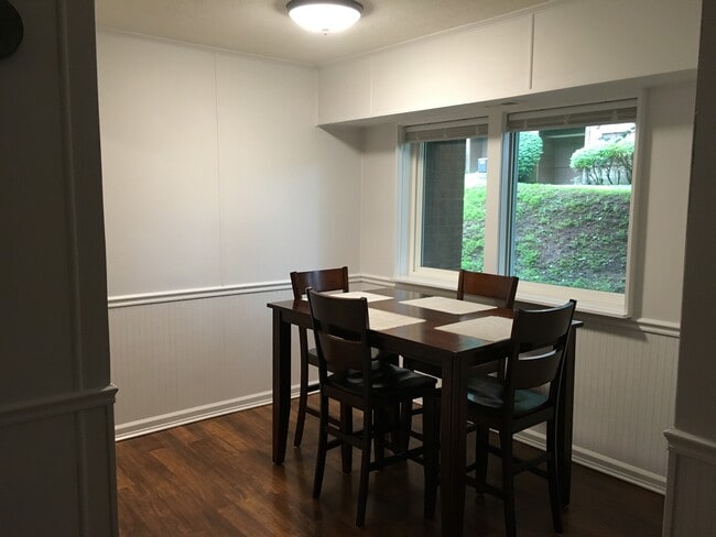 1217 Meadowview Ln, Unit Condo For Rent in Mont Clare, PA - Building Photo - Building Photo