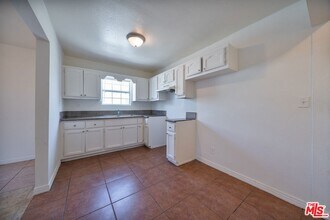 642 W 109th Pl in Los Angeles, CA - Building Photo - Building Photo