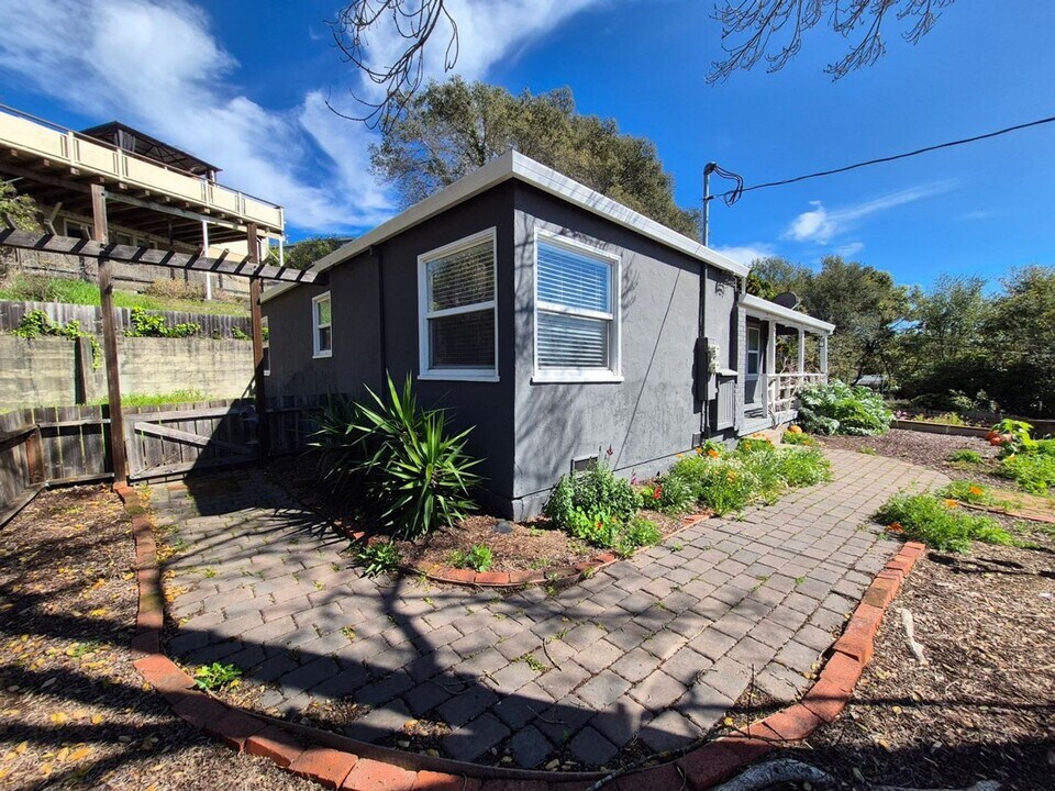 951 Danbeck Ave in Santa Rosa, CA - Building Photo