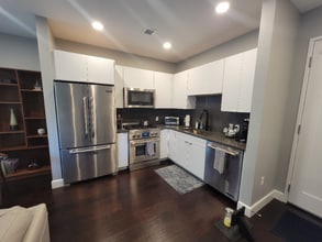 350 Oliver Ave, Unit 1208 in Pittsburgh, PA - Foto de edificio - Building Photo