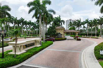 Serano Tower in Naples, FL - Building Photo - Building Photo