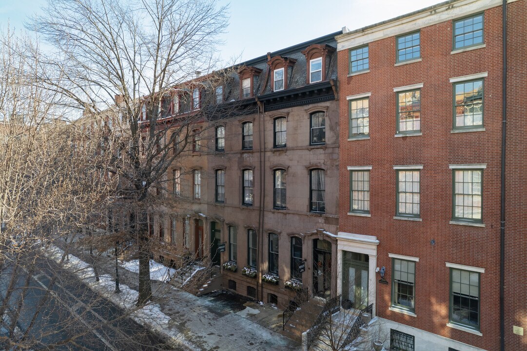 Knights Bridge Estates in Philadelphia, PA - Building Photo