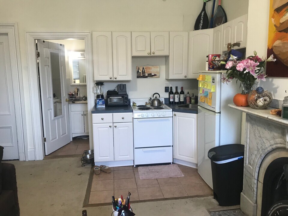 127 Pinckney St, Unit 3 in Boston, MA - Building Photo