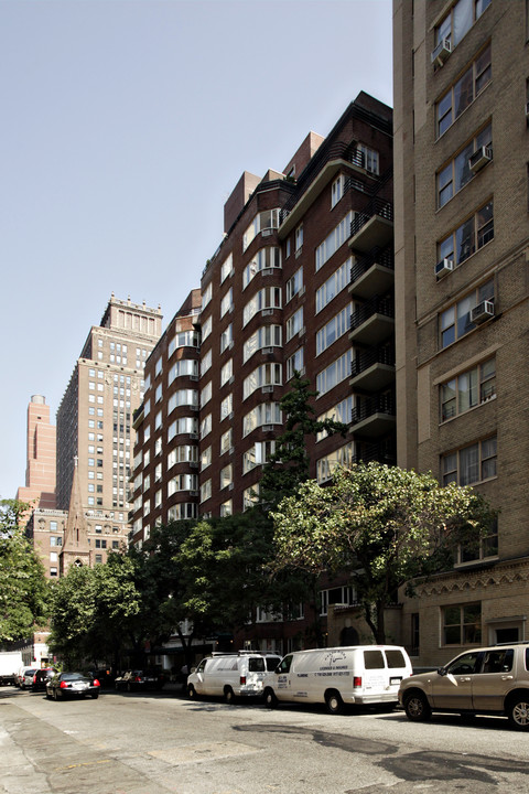 35 East 35th Street in New York, NY - Building Photo