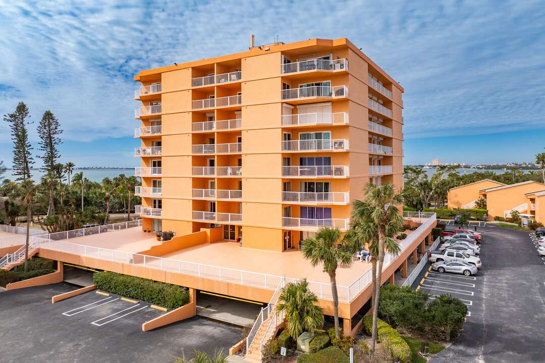 South Bay Condominiums in St. Petersburg, FL - Building Photo