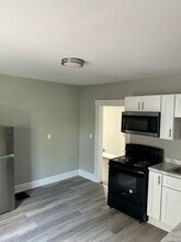 358 St Clair Ave in Columbus, OH - Foto de edificio - Building Photo