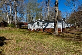 213 Walker Dr in Lincolnton, NC - Building Photo - Building Photo