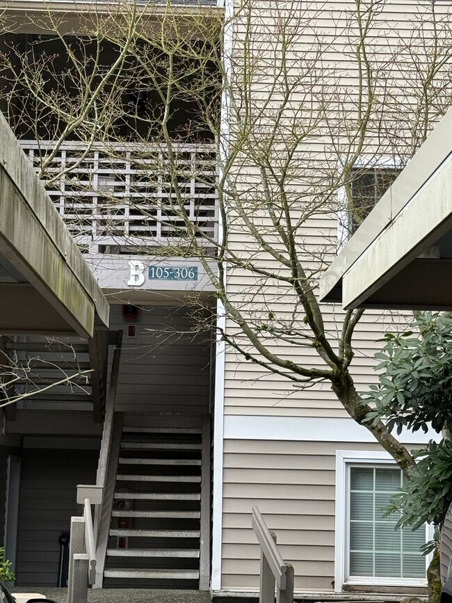 property at 1009 112th St SE