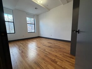 568 Communipaw Ave, Unit 104 in Jersey City, NJ - Building Photo - Building Photo
