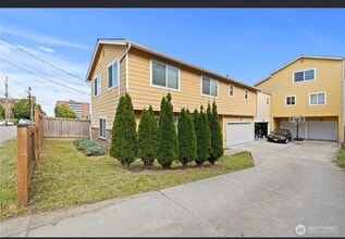 3128 Broadway, Unit Unit C in Everett, WA - Foto de edificio - Building Photo