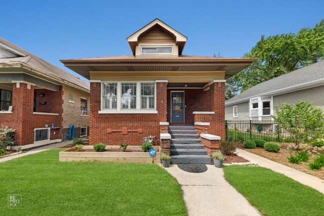 property at 1139 S Ridgeland Ave