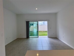 2996 Skyline Lp in Kissimmee, FL - Building Photo - Building Photo