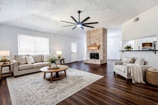 3518 Pecan Point Dr in Sugar Land, TX - Building Photo