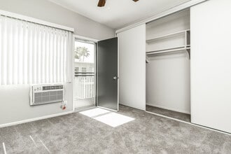 kes476 in Sherman Oaks, CA - Building Photo - Building Photo