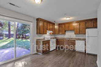 110 Bee St in Summerville, SC - Building Photo - Building Photo