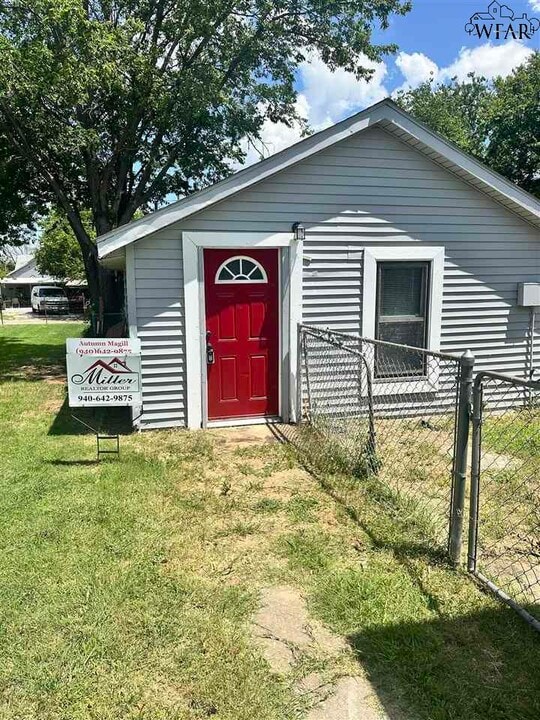 2205 Taylor St in Wichita Falls, TX - Building Photo