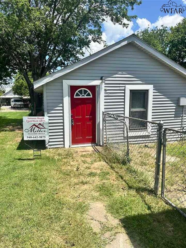 property at 2205 Taylor St