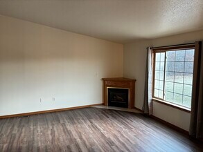 16976 54th Ave in Chippewa Falls, WI - Building Photo - Building Photo