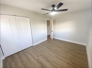 8710 94th Ave in Seminole, FL - Foto de edificio - Building Photo