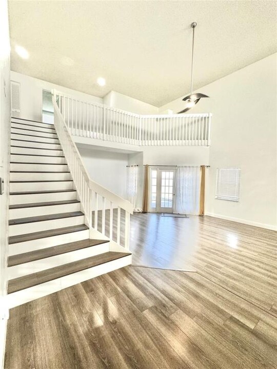 6538 Abbey Rd in Parkland, FL - Building Photo