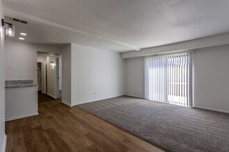 Market Mohawk Apartments in Columbus, OH - Building Photo - Interior Photo