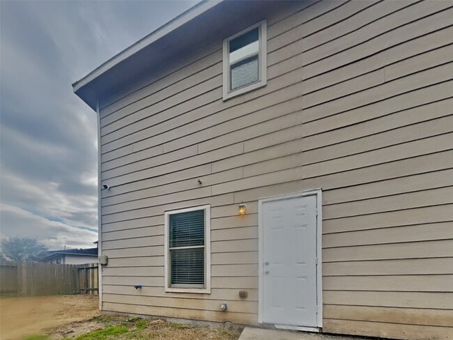 property at 1811 Artem Ct