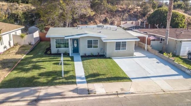 6145 Streamview Dr in San Diego, CA - Building Photo - Building Photo