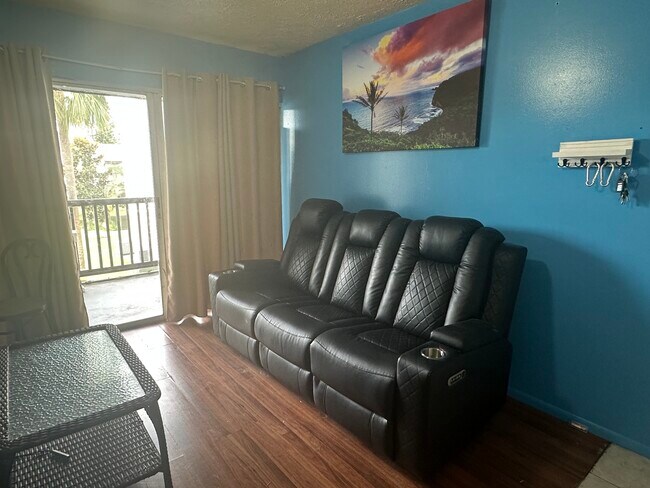 8602 Champlain Ct in Tampa, FL - Foto de edificio - Building Photo