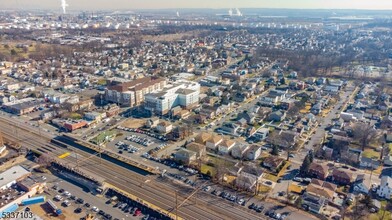 9 W Stimpson Ave in Linden, NJ - Foto de edificio - Building Photo