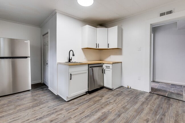 property at 955 E Warrington Ave