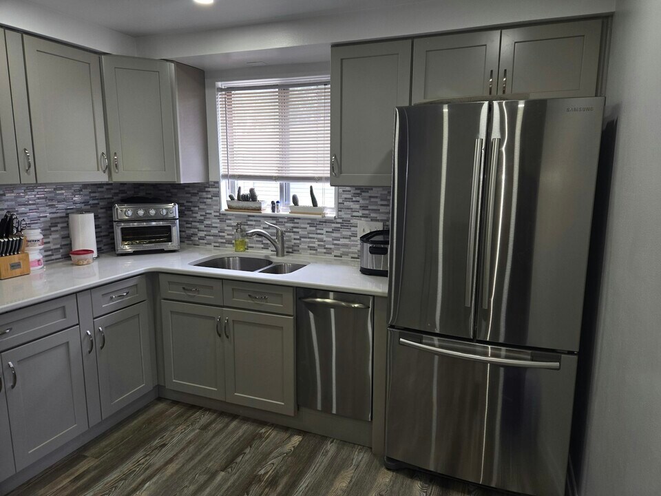 205 Meadowlawn Rd in Buffalo, NY - Building Photo