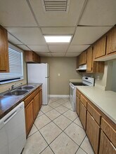 2050 N Congress Ave in West Palm Beach, FL - Building Photo - Building Photo