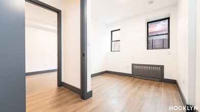 2008 Fulton St, Unit b1 in Brooklyn, NY - Foto de edificio - Building Photo
