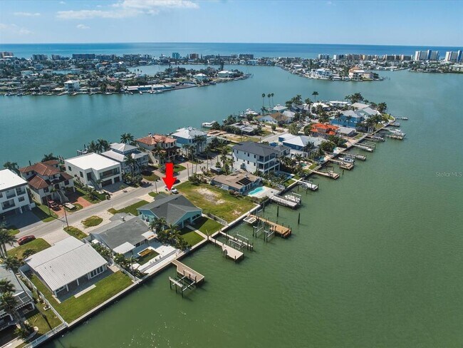828 Bay Point Dr in Madeira Beach, FL - Building Photo - Building Photo