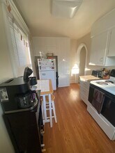 329 E Grandview Ave, Unit UPPER in Zelienople, PA - Building Photo - Building Photo