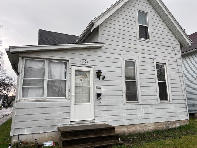 property at 1201 High St