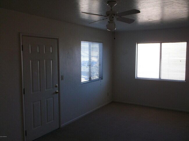 8439 E Yavapai Rd-Unit -A in Prescott Valley, AZ - Building Photo - Building Photo