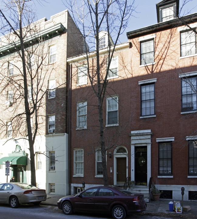 308 S 10th St in Philadelphia, PA - Building Photo