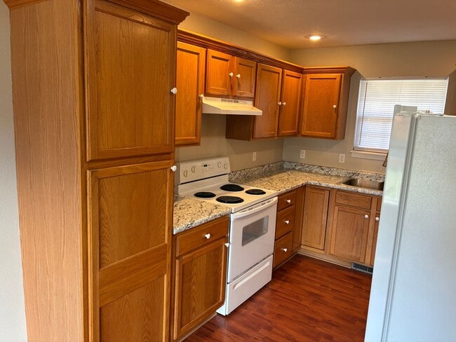 3809 N 11th St in Ozark, MO - Building Photo - Building Photo