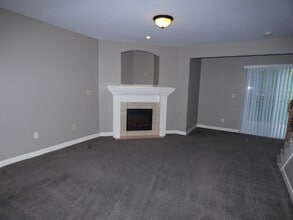13640 Oak Valley Dr in Platte City, MO - Building Photo - Building Photo