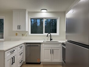 15102 111th Ave NE in Bothell, WA - Foto de edificio - Building Photo