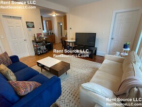 23 Willard Ave, Unit 2 in Medford, MA - Foto de edificio - Building Photo