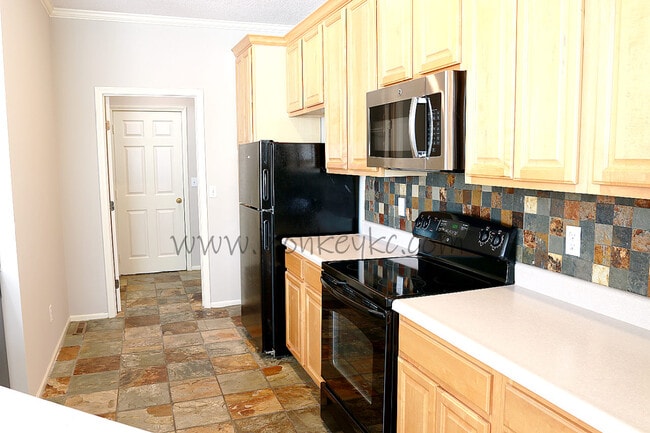 9221 Boehm Dr in Lenexa, KS - Building Photo - Building Photo