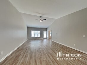5816 Sycamore Glen Rd in Greensboro, NC - Building Photo - Building Photo