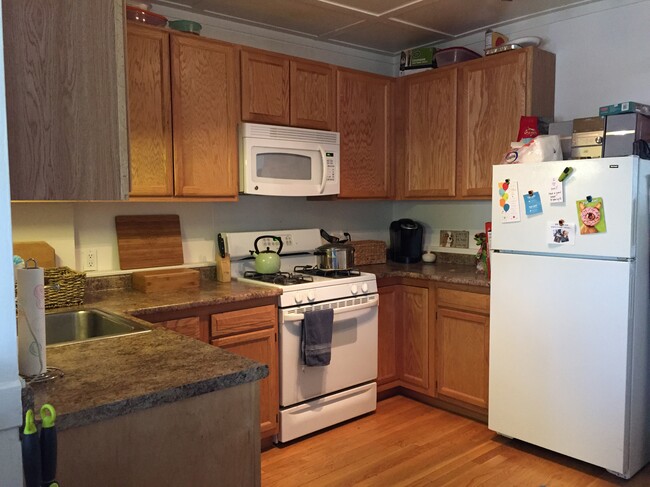 58 Ash St in Waltham, MA - Building Photo - Building Photo