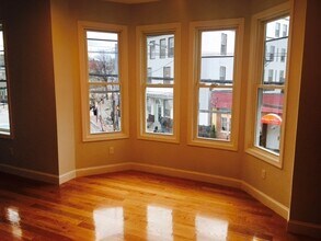 175 Washington St in Chelsea, MA - Building Photo - Building Photo